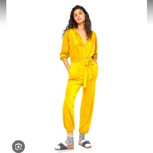 NWT ANTHROPOLOGIE SATURDAY SUNDAY COZY VELVET HOODED JUMPSUIT CHARTREUSE
